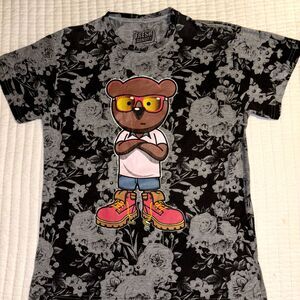 Fresh Laundry Bear Legend, Savage, $ Rules Size Large Floral Background